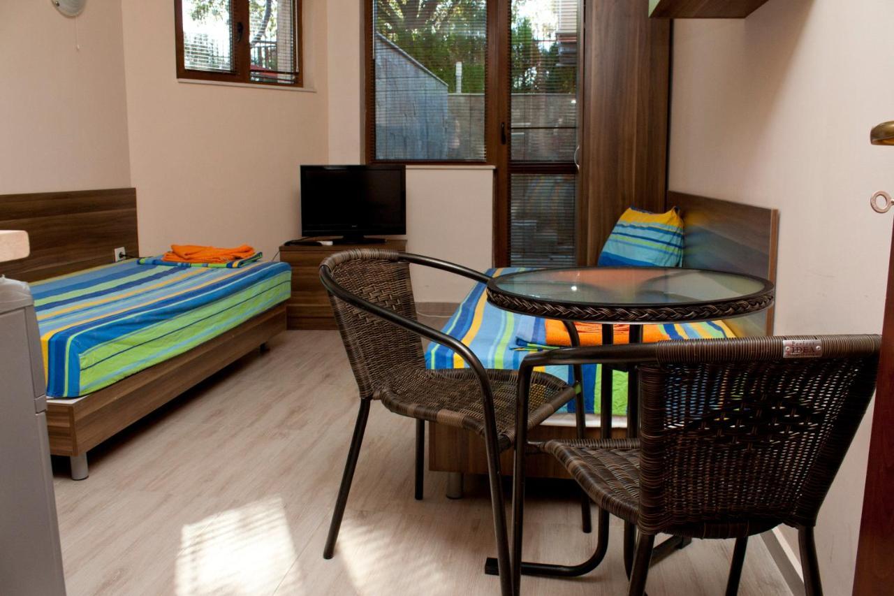 Fantasy Apartments Saint Constantine And Helena Resort Saints Constantine and Helena Ngoại thất bức ảnh
