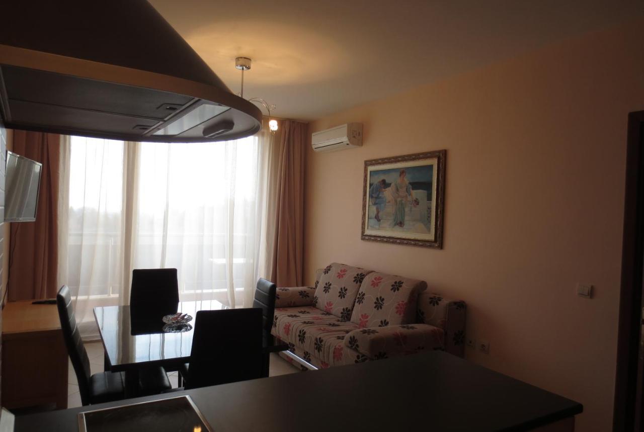 Fantasy Apartments Saint Constantine And Helena Resort Saints Constantine and Helena Ngoại thất bức ảnh