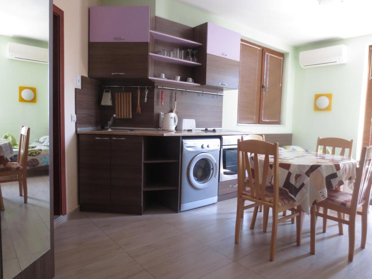 Fantasy Apartments Saint Constantine And Helena Resort Saints Constantine and Helena Ngoại thất bức ảnh