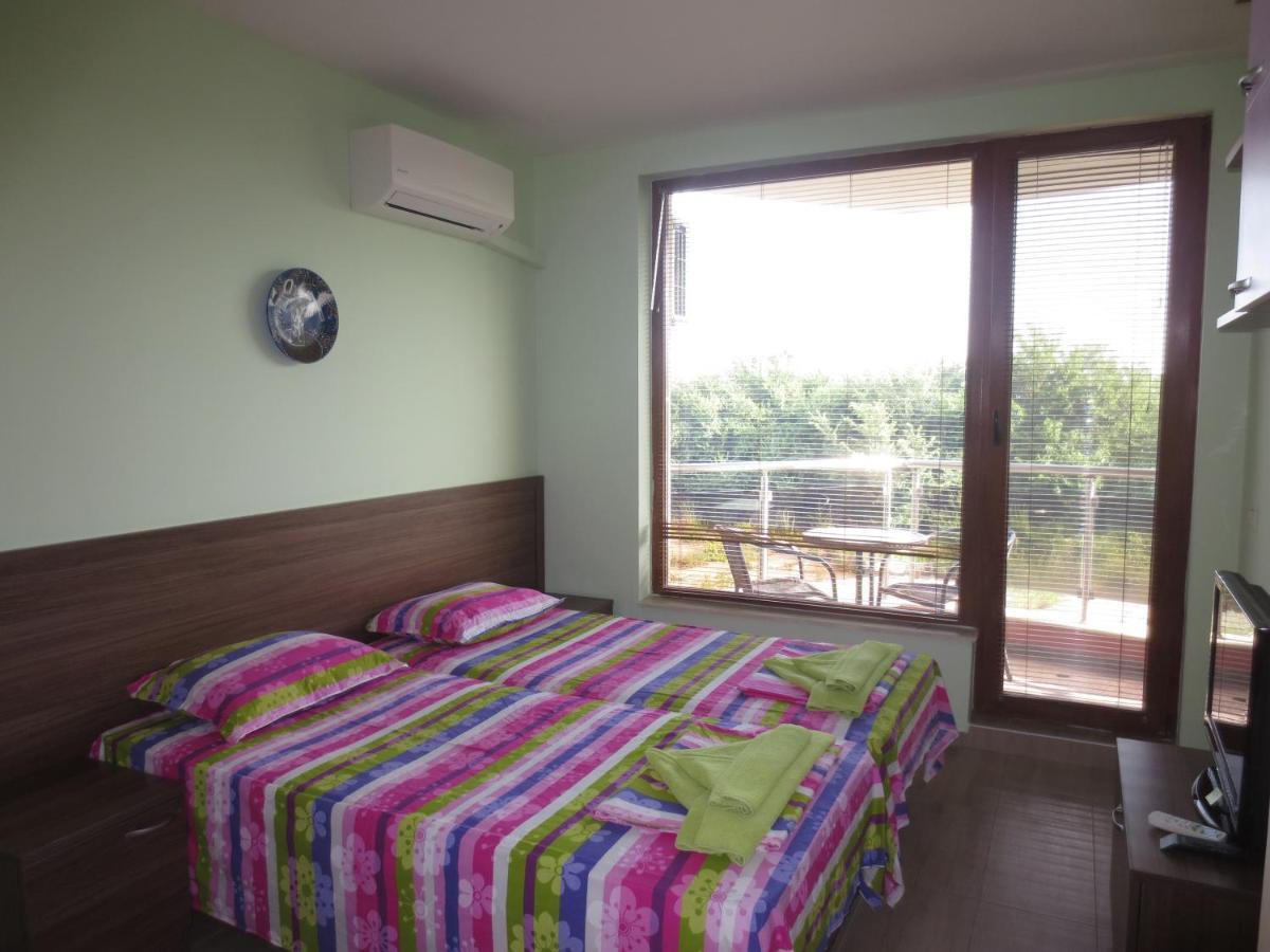 Fantasy Apartments Saint Constantine And Helena Resort Saints Constantine and Helena Ngoại thất bức ảnh