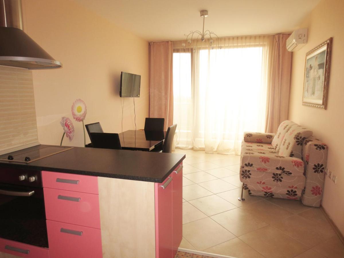 Fantasy Apartments Saint Constantine And Helena Resort Saints Constantine and Helena Ngoại thất bức ảnh