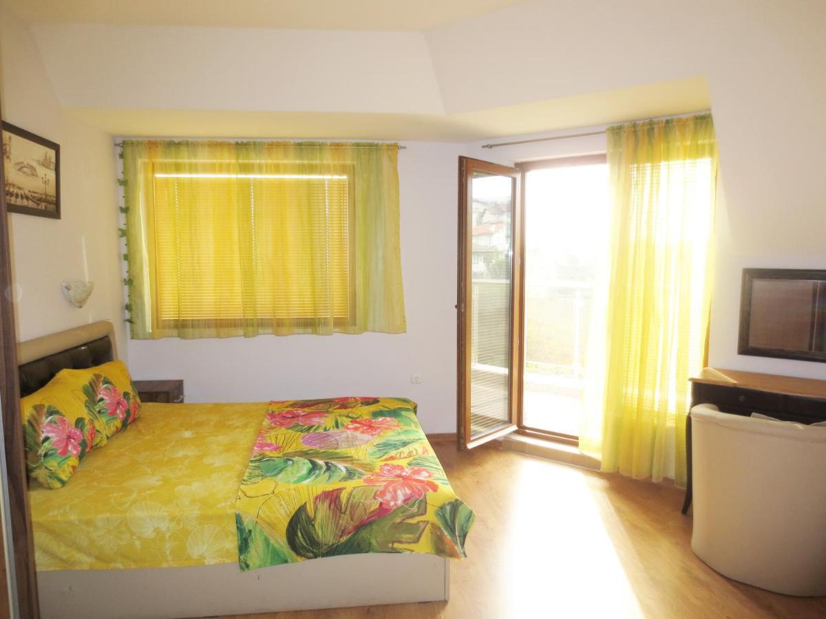 Fantasy Apartments Saint Constantine And Helena Resort Saints Constantine and Helena Ngoại thất bức ảnh
