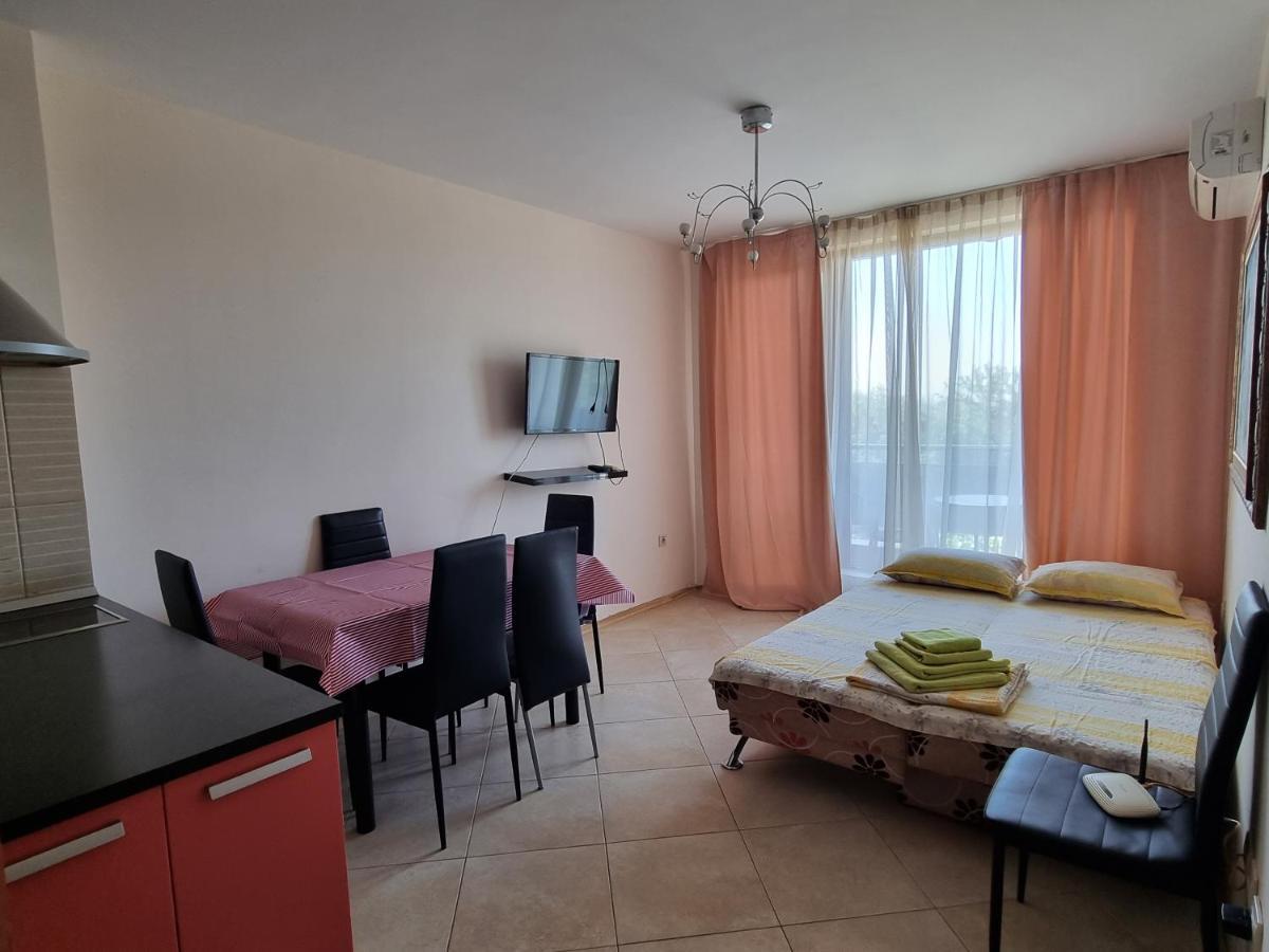 Fantasy Apartments Saint Constantine And Helena Resort Saints Constantine and Helena Ngoại thất bức ảnh