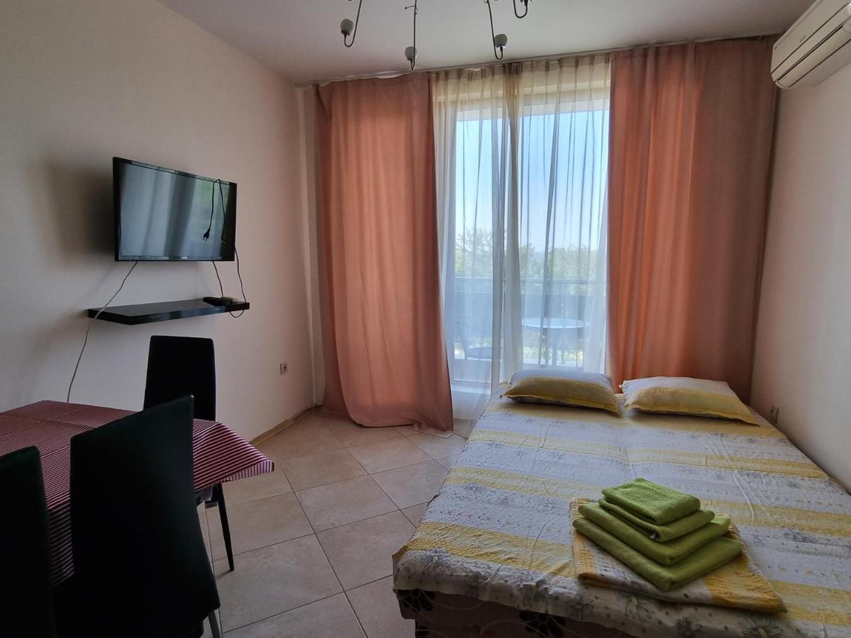 Fantasy Apartments Saint Constantine And Helena Resort Saints Constantine and Helena Ngoại thất bức ảnh